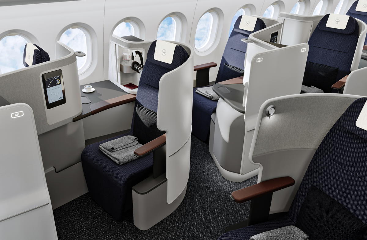 Passengers have direct access to the aisle from all Business Class seats. (Lufthansa)