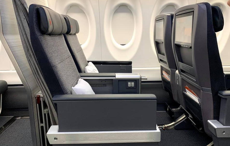 Business class onboard Air Canada's A220-300.