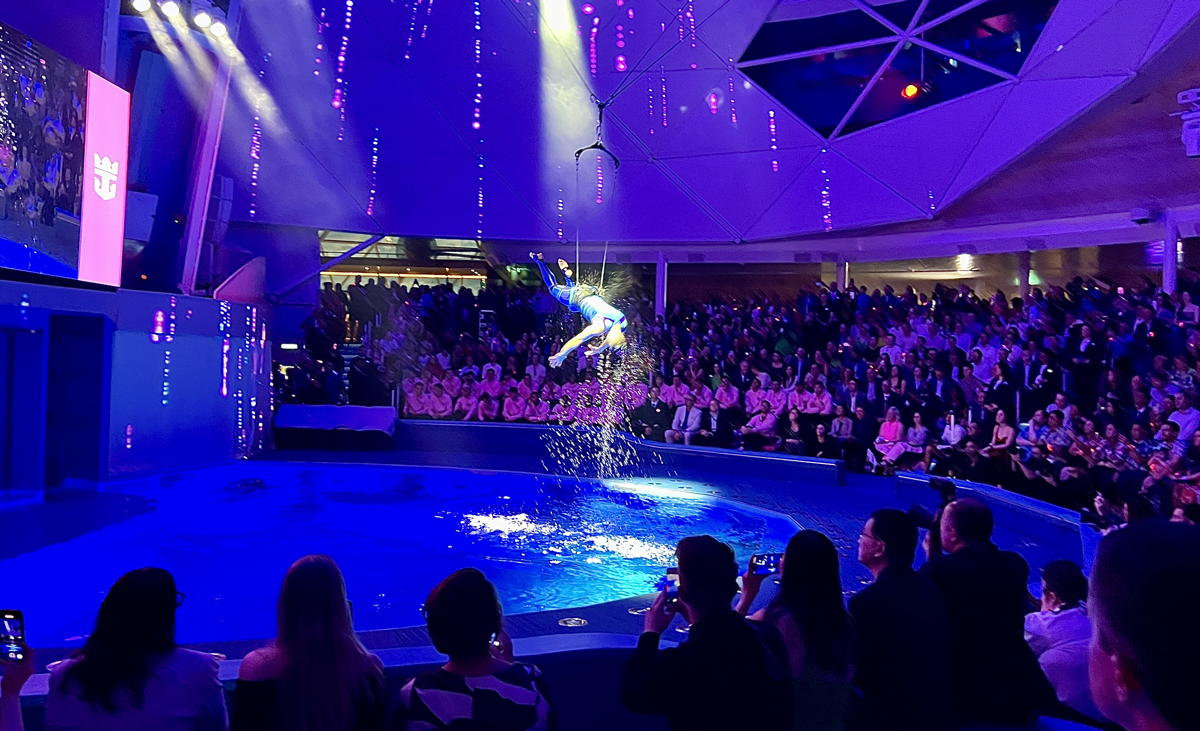 Aerialists and diving in the all-new AquaDome. (Pax Global Media)