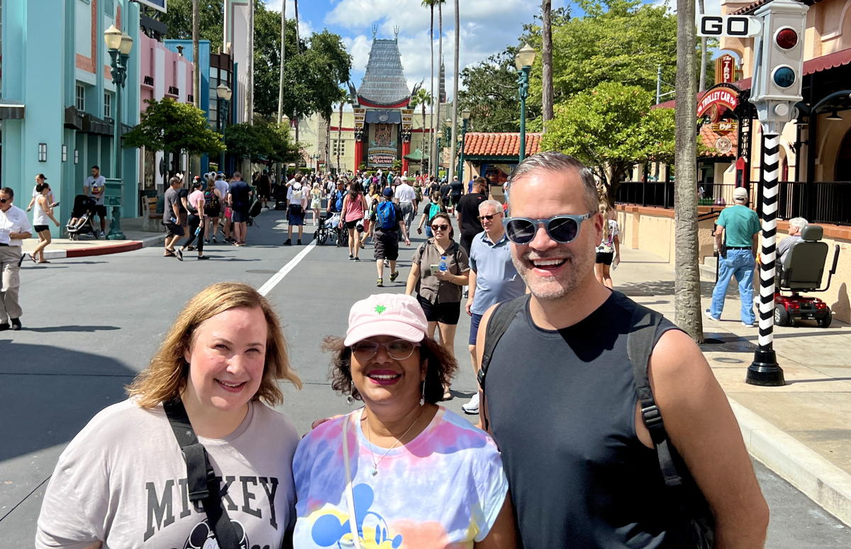 From left: travel advisors Andrea Arkell and Jennifer Ojha; Jamie Fox, senior manager global sales, Air Canada. (Pax Global Media)