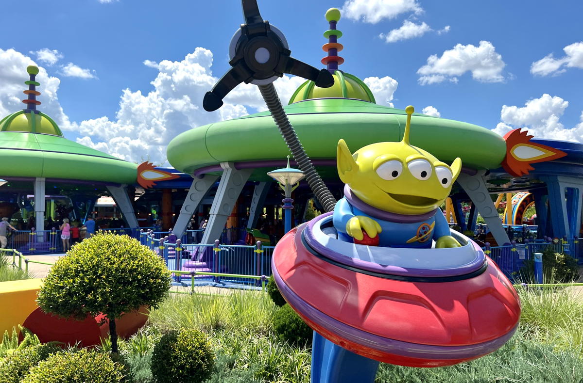 Alien Swirling Saucers at Toy Story Land. (Pax Global Media)