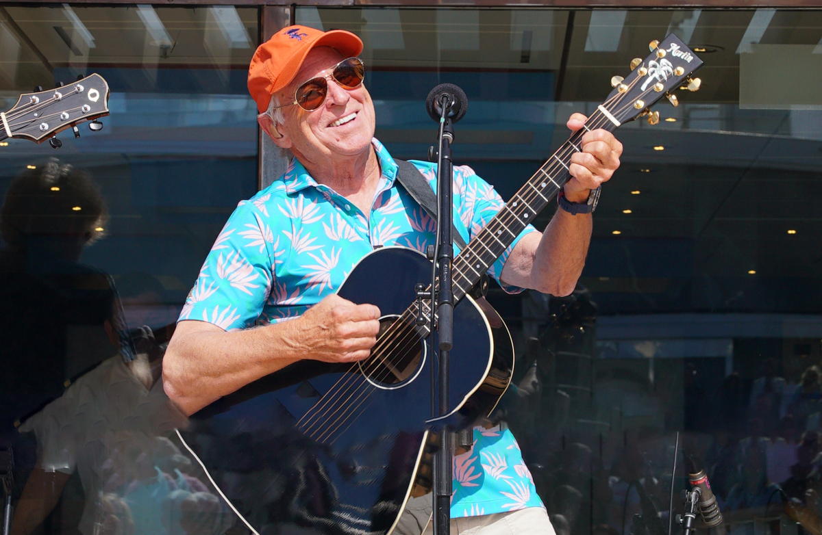Singer, songwriter and best-selling author Jimmy Buffett performs for guests on board Margaritaville at Sea Paradise. (Margaritaville at Sea)
