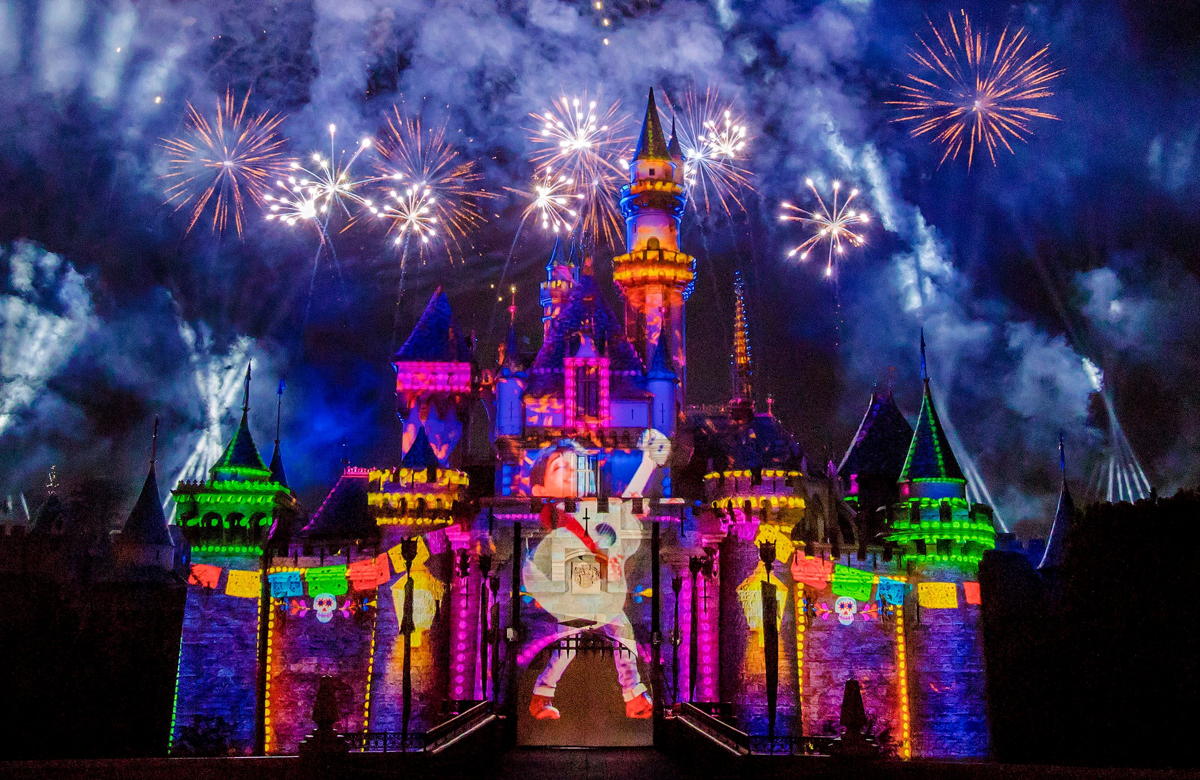 Together Forever – A Pixar Nighttime Spectacular. (Disneyland Resort)