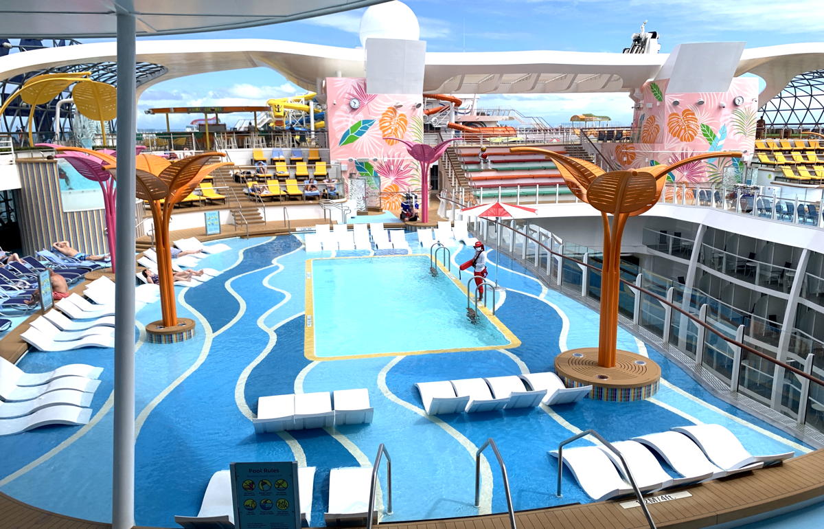 A pool deck on Wonder of the Seas. (Diane Tierney)
