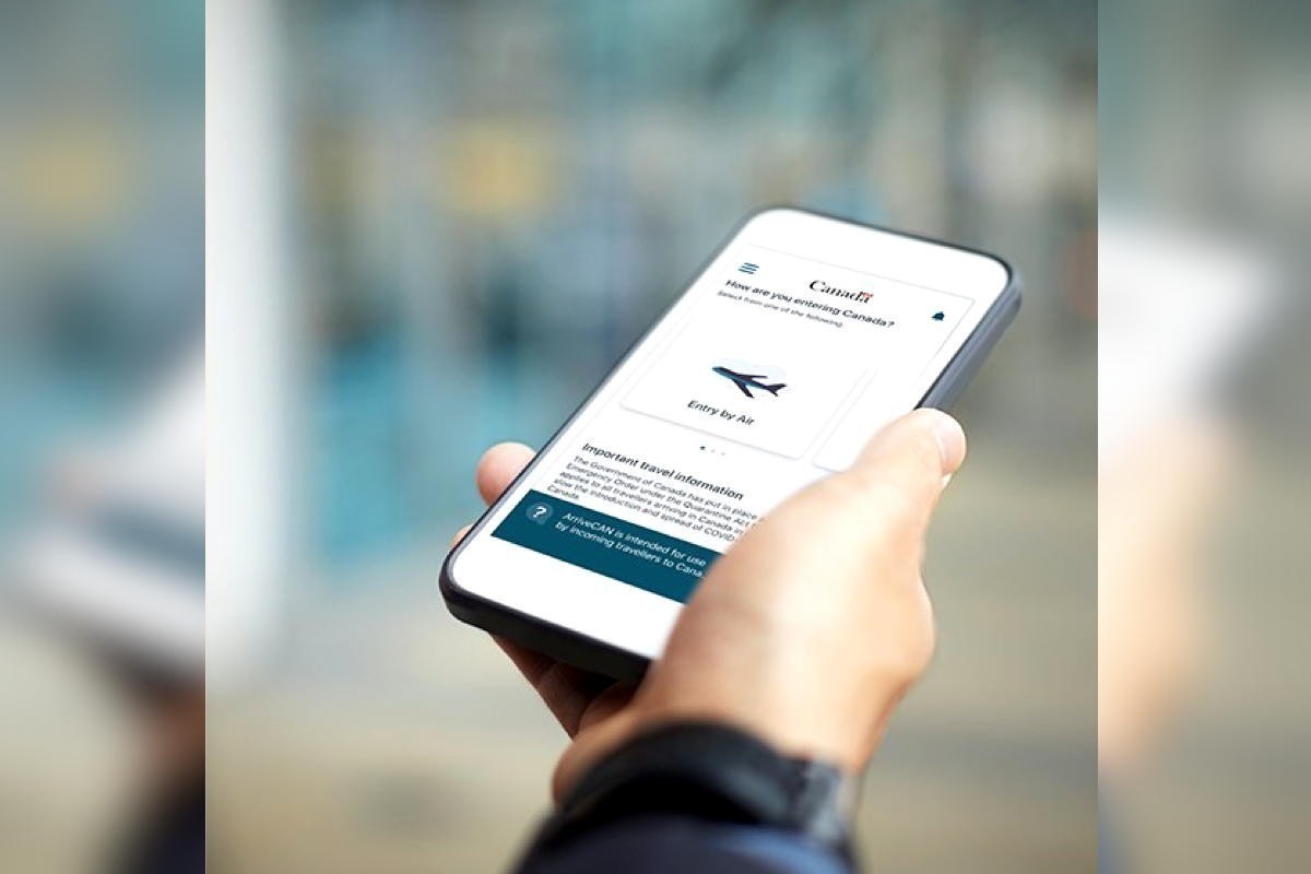 It cost $80,000 to create the initial version of ArriveCAN on Android and iOS, says CBSA. (File photo)