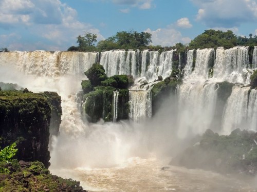 Globus, Cosmos unveils 2017 Latin America products