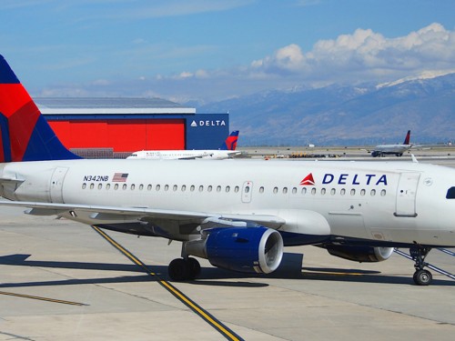 Power outage grounds Delta flights