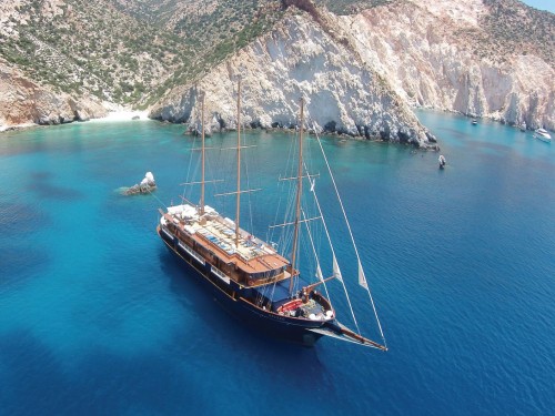 Peregrine launches 10 carbon-offset cruises