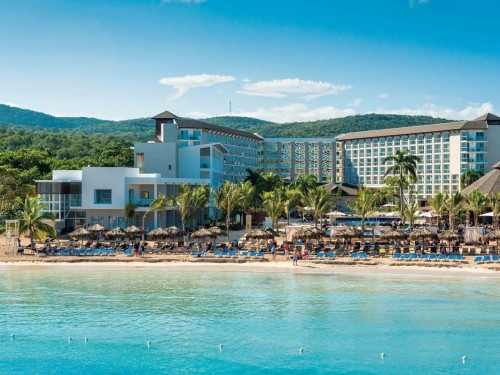 Three awards for Royalton White Sands