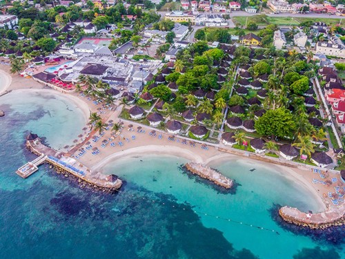 Sun brochure's exclusive resorts highlighted by Air Canada Vacations