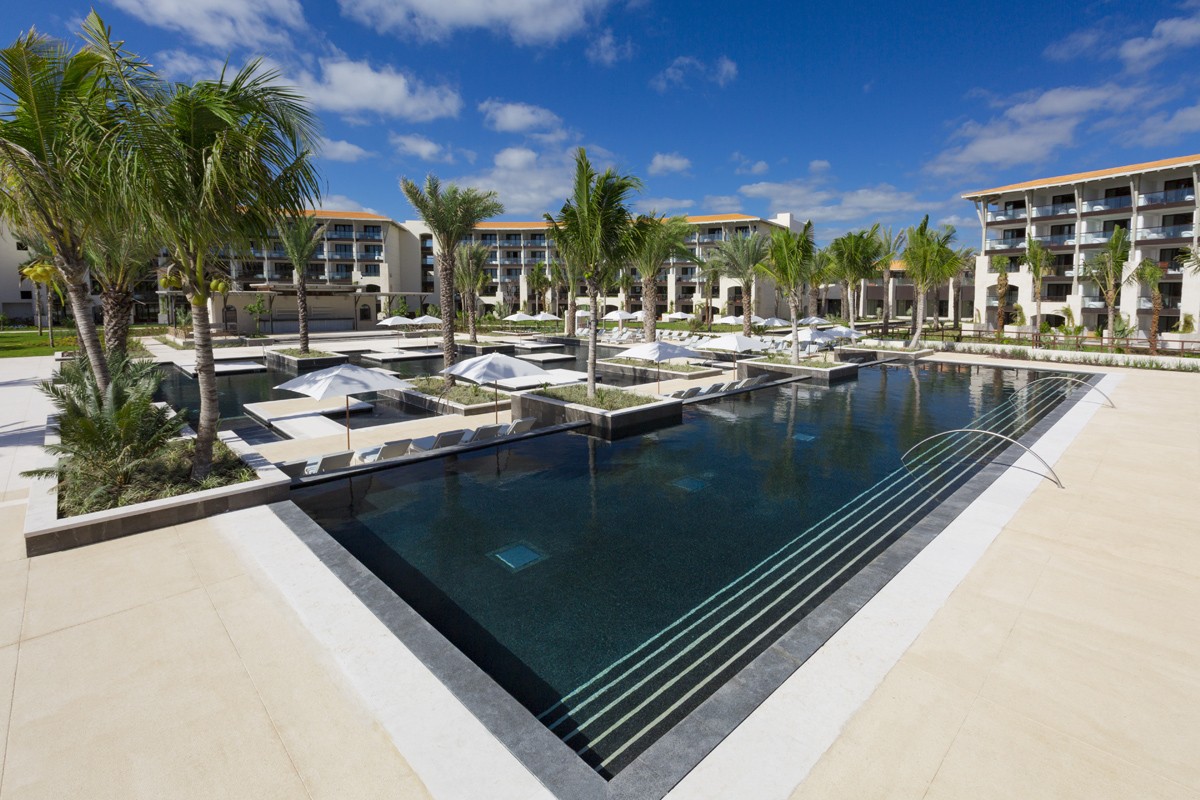 UNICO 20°87° Hotel Riviera Maya makes its debut