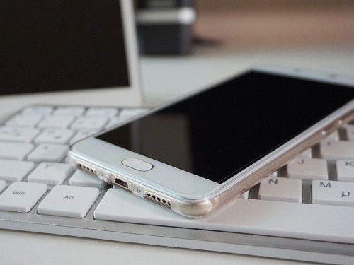 Travelport launches new mobile products for agencies, airlines