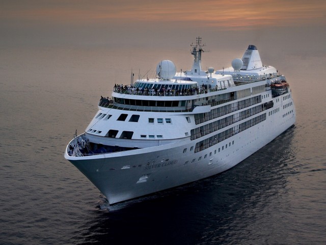 Silver Muse ready to sail