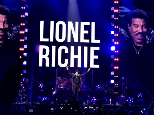 Vegas stars shine in Toronto