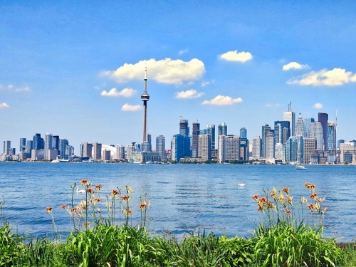 Billy Bishop Airport launches 18-min. commuter services