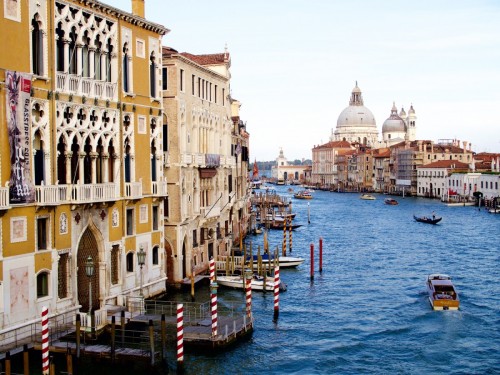 Venice enacts restrictions on cruise ships