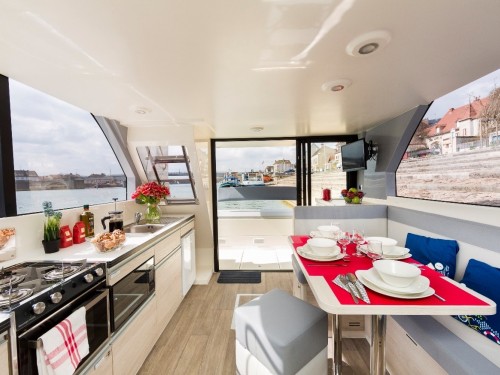 Le Boat gets into the royal wedding spirit with new itinerary