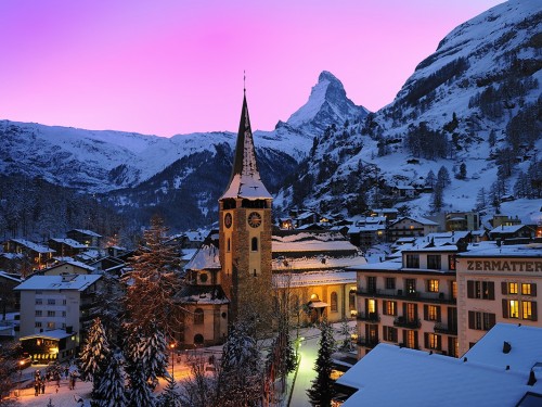 Heavy snowfall traps Zermatt tourists