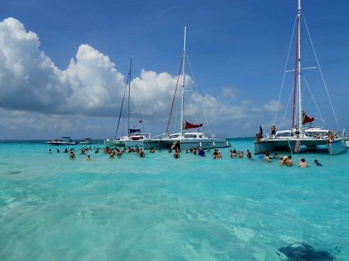 Cayman Islands reports record tourism numbers for 2017