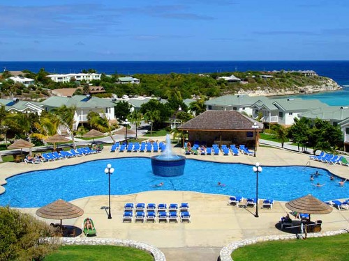 Sunwing shines spotlight on Antigua with agent bonus