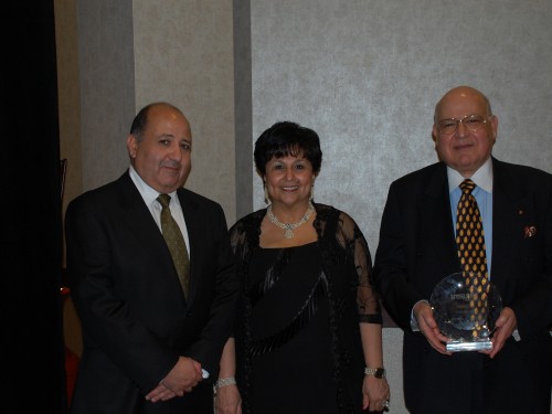 Uniglobe Voyages Lexus renews contract with Uniglobe Travel