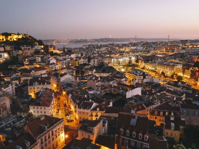 AC's Montreal-Lisbon service takes flight