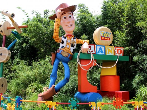 [VIDEO] Exploring Toy Story Land with ACV