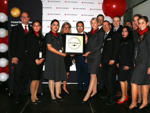 Air Canada executives show off Skytrax award