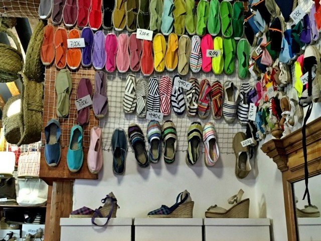 PAX Pic of the Day: Shoe Shopping in Madrid