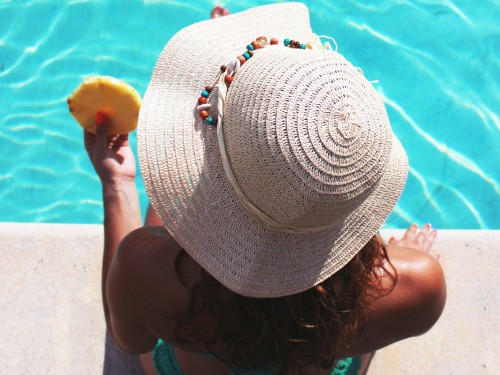 Report says more than 50% of Canadians are "vacation deprived"