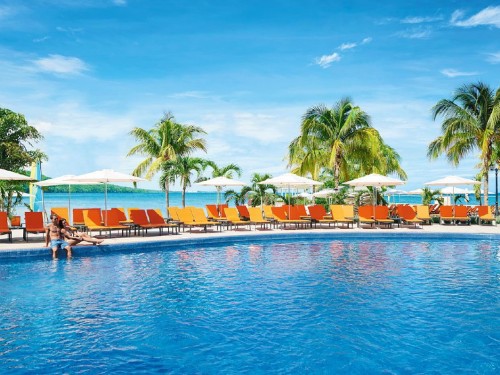 Earn 4X ACV&ME points with Palace Resorts