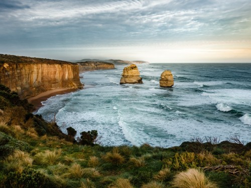 WestJet opens bookings to Australia with expanded Qantas partnership