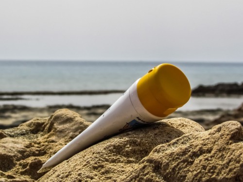 These major tourist spots want to ban harmful sunscreen