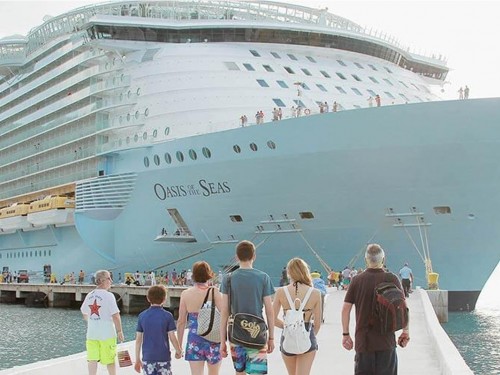 Crane accident forces Royal Caribbean to cancel three upcoming sailings