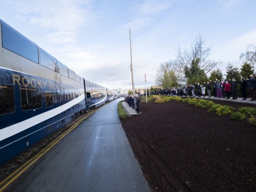 Rocky Mountaineer adds 7 GoldLeaf Service cars