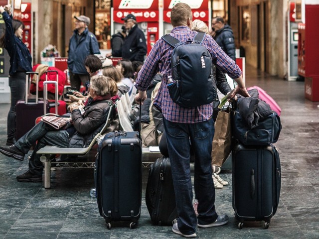 How to avoid looking like a tourist in Europe