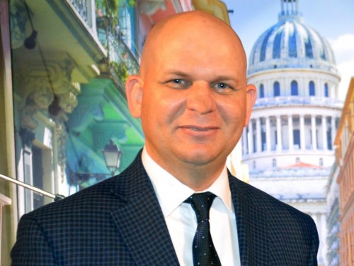 A "voice" for Cuba's beauty, Eloy Govea bids farewell to the Cuba Tourist Board