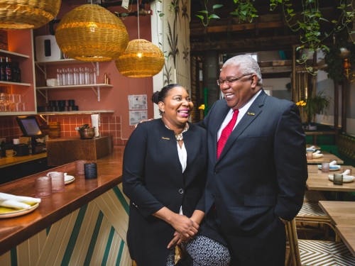 Maureen Barnes-Smith celebrates 25 years with Unique Vacations Canada Inc.