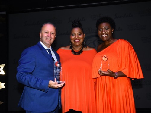 Unique Vacations Canada honoured at Sandals' global sales conference