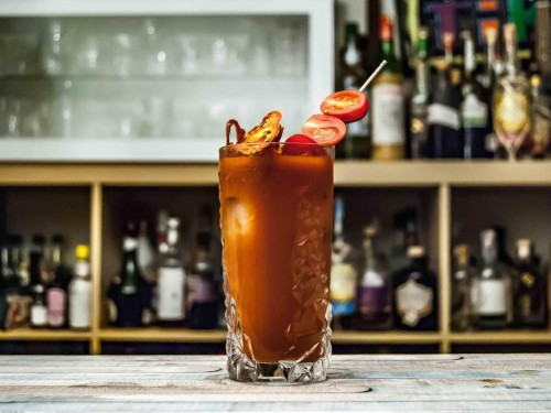 24-hour booze in airports may be coming to Ontario