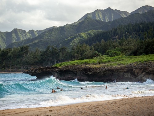 WestJet's Dreamliner now flying from Calgary to Maui