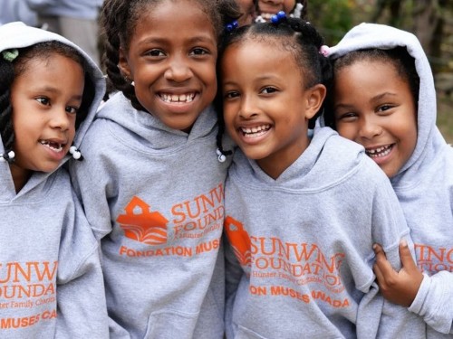 Sunwing teams up with Hakim in support of kids this holiday season