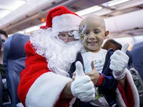 Transat celebrates 15th annual "Flight with Santa Claus"