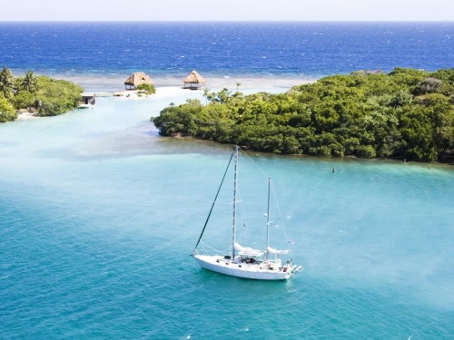 WestJet's Toronto-Roatan service takes flight