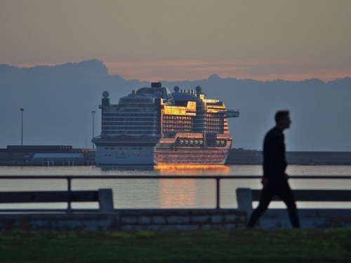 As coronavirus cases climb, cruise lines tighten boarding requirements