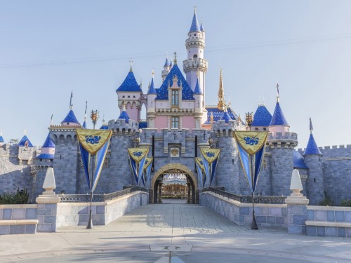 COVID-19: Disneyland to close temporarily