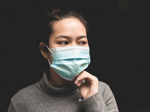 Air travellers are now required to wear non-medical masks