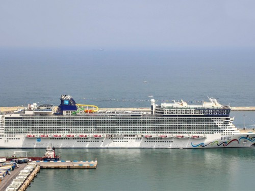 More than 300 Canadian cruise crew are trapped at sea