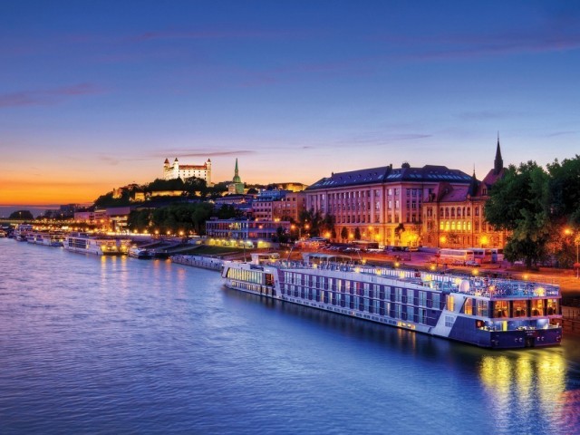 AmaWaterways extends suspension to end of July