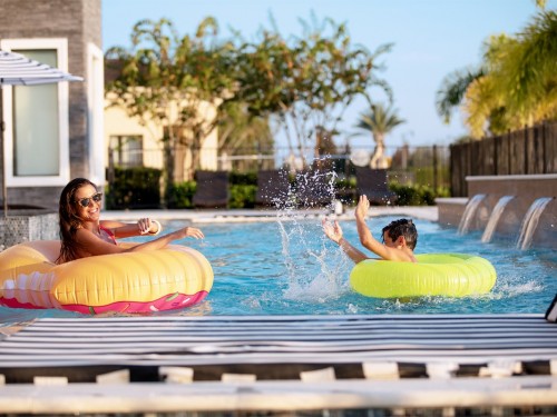 Theme parks, hotels, & entertainment venues reopen in Kissimmee